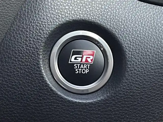 トヨタ ＧＲカローラ RZ 群馬県 2023(令5)年 2.8万km プレシャスブラックパール トヨタセーフティセンス/・衝突軽減ブレーキシステム/・レーンキープアシスト/・レーダークルーズコントロール/・オートマチックハイビーム/純正ディスプレイオーディオ/（ナビ/BT/ラジオ/フルセグTV/Miracast）/バックカメラ/ビルトインETC2.0/ステアリングスイッチ/LEDヘッドライト/フォグライト/電格ミラー/純正フロアマット/車高調/純正18インチアルミホイール/SARDフロントスポイラー/SARDフェンダー/SARDサイドスポイラー/SARDリアウィング