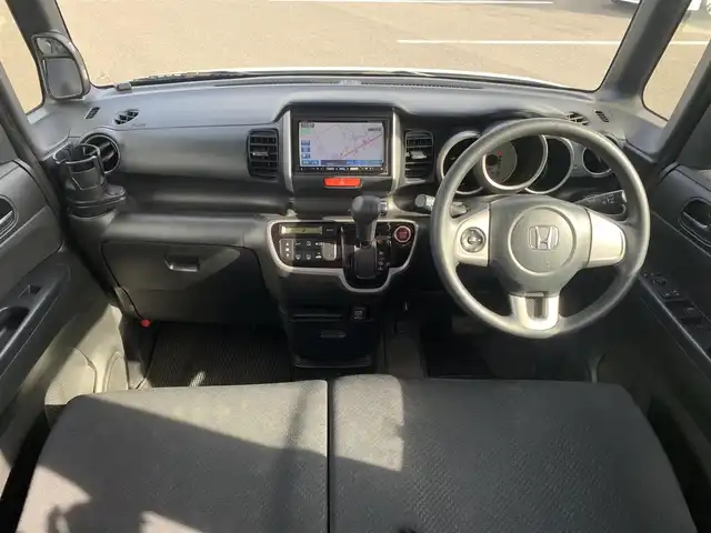 ホンダ Ｎ ＢＯＸ G SSパッケージ 大分県 2013(平25)年 6.1万km プレミアムホワイトパール ・社外SDナビ(NX612)/・フルセグ/・ステアリングスイッチ/・純正14インチアルミホイール/・両側パワースライド