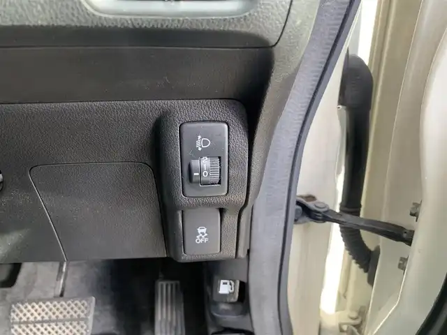 ホンダ Ｎ ＢＯＸ G SSパッケージ 大分県 2013(平25)年 6.1万km プレミアムホワイトパール ・社外SDナビ(NX612)/・フルセグ/・ステアリングスイッチ/・純正14インチアルミホイール/・両側パワースライド