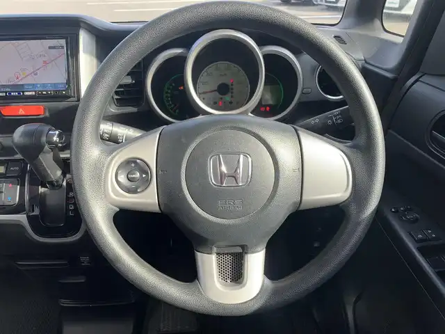 ホンダ Ｎ ＢＯＸ G SSパッケージ 大分県 2013(平25)年 6.1万km プレミアムホワイトパール ・社外SDナビ(NX612)/・フルセグ/・ステアリングスイッチ/・純正14インチアルミホイール/・両側パワースライド