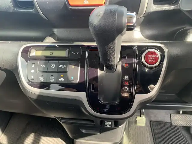 ホンダ Ｎ ＢＯＸ G SSパッケージ 大分県 2013(平25)年 6.1万km プレミアムホワイトパール ・社外SDナビ(NX612)/・フルセグ/・ステアリングスイッチ/・純正14インチアルミホイール/・両側パワースライド