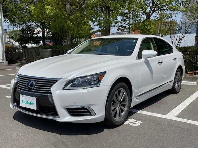 レクサス ＬＳ 600h バージョンC Iパック 宮城県 2012(平24)年 13.2万km ホワイトパールクリスタルシャイン 4WD/レクサスセーフティセンス/・ビークルスタビリティコントロール/・プリクラッシュセーフティー/・トラクションコントロール/・ブラインドスポットモニター/・追従走行付きクルーズコントロール/・レーンディパーチャ－アラート/純正ナビ/フルセグTV、Bluetooth、CD.DVD/バックカメラ/レザーシート/シートヒータ/シートメモリー/ハンドルヒーター/純正ドライブレコーダー/純正ETC/ナイトビュー/LEDヘッドライト/LEDフォグランプ/オートライト/オートマチックハイビーム/オットマン/純正フロアマット/純正アルミホイール