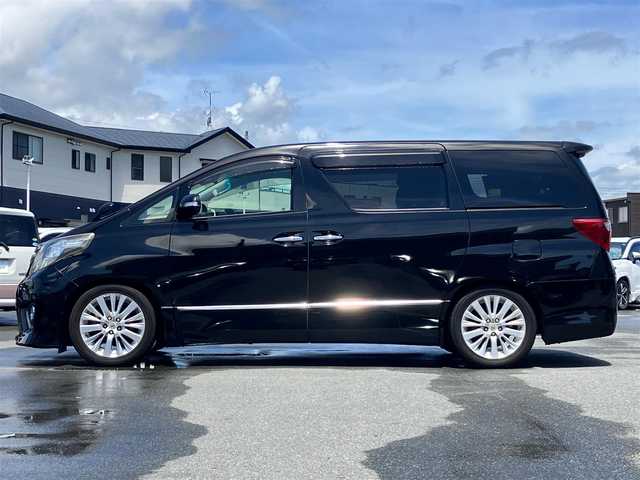 トヨタ アルファード 240S 静岡県 2012(平24)年 10.6万km ブラック エンジンスタートボタン/パワーステアリング/パワーウィンドウ/スマートキー/スペアキー/Wオートエアコン/ETC/純正8インチナビ/バックカメラ/三列シート/サンルーフ/純正フロアマット/純正アルミホイール/両側パワースライドドア/ABS/横滑り防止装置/コーナーセンサー前後/オートライト/W＋サイドエアバック/カーテンエアバック