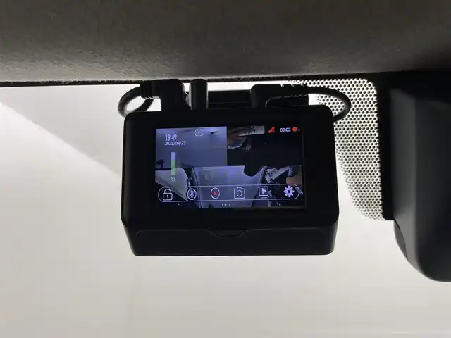 トヨタ ハイエース GL 群馬県 2022(令4)年 1.2万km ホワイトパールクリスタルシャイン モデリスタエアロ/ベットキット/流し台/純正ディーラーオプションナビ（NSZT-W68T）/CD/DVD/SD（MSV）/Bluetooth/フルセグTV/デジタルインナーミラー/パノラミックビューモニター/左側パワースライドドア/LEDヘッドライト/オートライト/Fフォグ/AHB/トヨタセーフティセンス/ETC/LDA/スマートキー/社外１６インチAW/ホワイトレタータイヤ/TRDマットガード