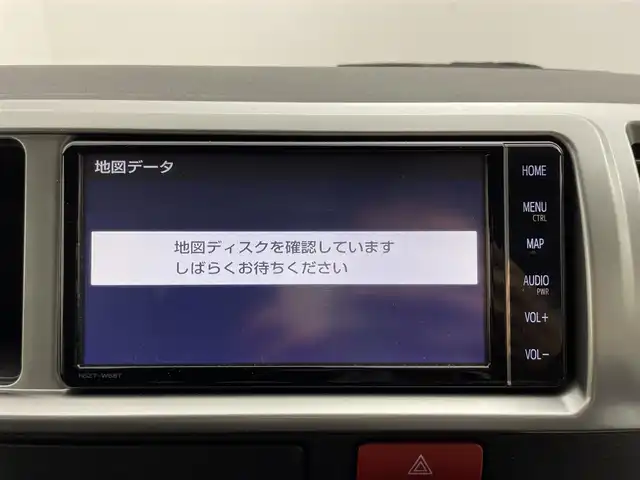 トヨタ ハイエース GL 群馬県 2022(令4)年 1.2万km ホワイトパールクリスタルシャイン モデリスタエアロ/ベットキット/流し台/純正ディーラーオプションナビ（NSZT-W68T）/CD/DVD/SD（MSV）/Bluetooth/フルセグTV/デジタルインナーミラー/パノラミックビューモニター/左側パワースライドドア/LEDヘッドライト/オートライト/Fフォグ/AHB/トヨタセーフティセンス/ETC/LDA/スマートキー/社外１６インチAW/ホワイトレタータイヤ/TRDマットガード
