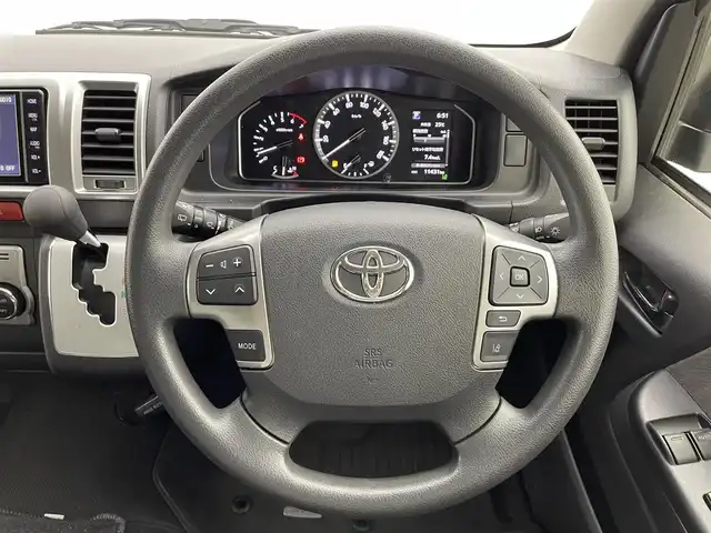 トヨタ ハイエース GL 群馬県 2022(令4)年 1.2万km ホワイトパールクリスタルシャイン モデリスタエアロ/ベットキット/流し台/純正ディーラーオプションナビ（NSZT-W68T）/CD/DVD/SD（MSV）/Bluetooth/フルセグTV/デジタルインナーミラー/パノラミックビューモニター/左側パワースライドドア/LEDヘッドライト/オートライト/Fフォグ/AHB/トヨタセーフティセンス/ETC/LDA/スマートキー/社外１６インチAW/ホワイトレタータイヤ/TRDマットガード