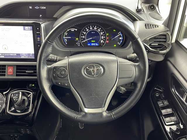 トヨタ ノア ハイブリッド Si ダブルバイビーⅡ 茨城県 2019(令1)年 10.5万km ホワイトパールクリスタルシャイン セーフティーセンス/純正SDナビ/　　CD/DVD/BT/フルセグ/バックカメラ/両側電動スライドドア/クルーズコントロール/LEDオートライト/ハーフレザーシート/シートヒーター/純正16インチアルミホイール/ステアリングスイッチ/USBポート/スマートキー2本/ビルトインETC/禁煙車