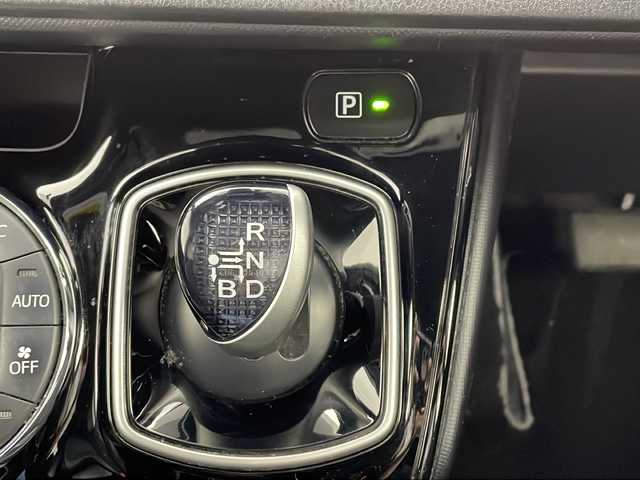 トヨタ ノア ハイブリッド Si ダブルバイビーⅡ 茨城県 2019(令1)年 10.5万km ホワイトパールクリスタルシャイン セーフティーセンス/純正SDナビ/　　CD/DVD/BT/フルセグ/バックカメラ/両側電動スライドドア/クルーズコントロール/LEDオートライト/ハーフレザーシート/シートヒーター/純正16インチアルミホイール/ステアリングスイッチ/USBポート/スマートキー2本/ビルトインETC/禁煙車