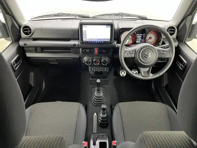 スズキ ジムニー XC 岡山県 2023(令5)年 2.9万km ジャングルグリーン アルパイン9インチナビ/X9NX1/（CD/DVD/TV/BT/USB)/バックカメラ/アルパインミラー型ドライブレコーダー/2インチリフトアップ/社外マフラー/LEDヘッドライト/フォグランプ/オートライト/スズキセーフティーサポート/社外シフト/純正フロアマット/純正ドアバイザー/クルーズコントロール/ETC/取扱説明書/スペアキー×１