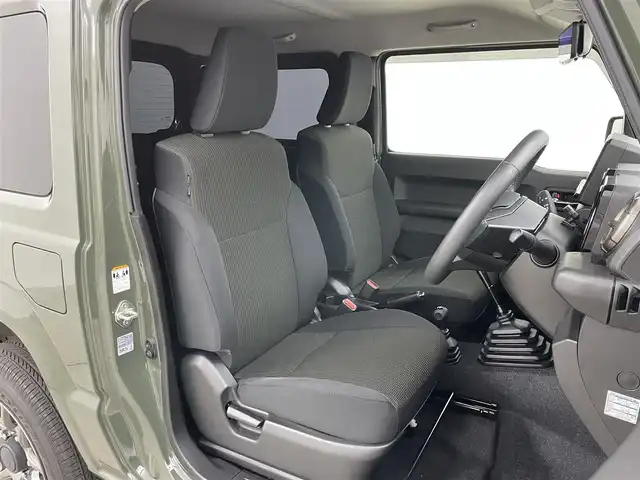 スズキ ジムニー XC 岡山県 2023(令5)年 2.9万km ジャングルグリーン アルパイン9インチナビ/X9NX1/（CD/DVD/TV/BT/USB)/バックカメラ/アルパインミラー型ドライブレコーダー/2インチリフトアップ/社外マフラー/LEDヘッドライト/フォグランプ/オートライト/スズキセーフティーサポート/社外シフト/純正フロアマット/純正ドアバイザー/クルーズコントロール/ETC/取扱説明書/スペアキー×１