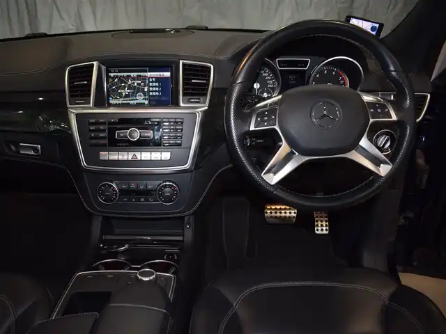 メルセデス・ベンツ ＭＬ３５０ 4マチック AMG スポーツ PKG 東京都 2013(平25)年 7.6万km カバンサイトブルー AMGスポーツパッケージ/スライディングルーフ/純正ナビゲーション/地上デジタルテレビ/全方位・Bモニター/黒レザーシート/Pバックドア/ETC/ドライブレコーダー/スマートキー/シートメモリー・シートヒーター（全席）/純正ルーフレール/純正アルミホイール20インチ/クルーズコントロール/DSR/harman/kardon/ISOFIX/メーカー保証書/取扱説明書