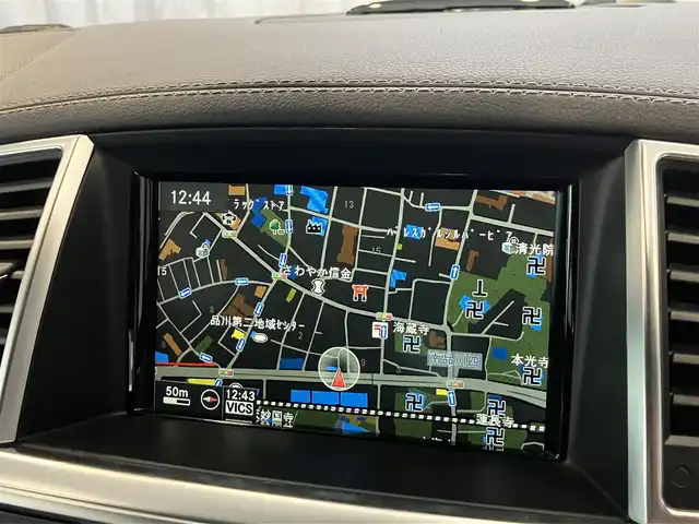メルセデス・ベンツ ＭＬ３５０ 4マチック AMG スポーツ PKG 東京都 2013(平25)年 7.6万km カバンサイトブルー AMGスポーツパッケージ/スライディングルーフ/純正ナビゲーション/地上デジタルテレビ/全方位・Bモニター/黒レザーシート/Pバックドア/ETC/ドライブレコーダー/スマートキー/シートメモリー・シートヒーター（全席）/純正ルーフレール/純正アルミホイール20インチ/クルーズコントロール/DSR/harman/kardon/ISOFIX/メーカー保証書/取扱説明書