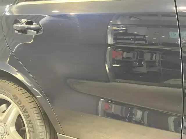 メルセデス・ベンツ ＭＬ３５０ 4マチック AMG スポーツ PKG 東京都 2013(平25)年 7.6万km カバンサイトブルー AMGスポーツパッケージ/スライディングルーフ/純正ナビゲーション/地上デジタルテレビ/全方位・Bモニター/黒レザーシート/Pバックドア/ETC/ドライブレコーダー/スマートキー/シートメモリー・シートヒーター（全席）/純正ルーフレール/純正アルミホイール20インチ/クルーズコントロール/DSR/harman/kardon/ISOFIX/メーカー保証書/取扱説明書