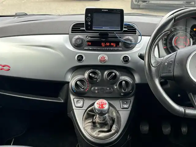 フィアット ５００Ｓ ツインエア 愛知県 2014(平26)年 17.9万km 白 /ワンオーナー/正規ディーラー車//ディーラー整備記録簿H26.27.28.30.R2.4.6//ナビ/純正オーディオ/オンダッシュナビ//革巻きステア/ステアスイッチ//フロント/リアフォグ//新車時保証書//取扱説明書//スペアキー