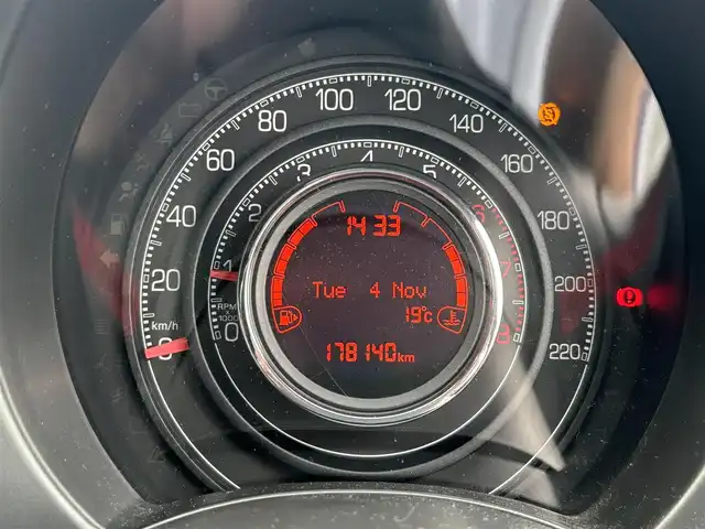 フィアット ５００Ｓ ツインエア 愛知県 2014(平26)年 17.9万km 白 /ワンオーナー/正規ディーラー車//ディーラー整備記録簿H26.27.28.30.R2.4.6//ナビ/純正オーディオ/オンダッシュナビ//革巻きステア/ステアスイッチ//フロント/リアフォグ//新車時保証書//取扱説明書//スペアキー