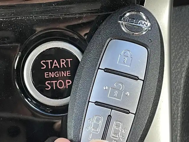 日産 セレナ 千葉県 2016(平28)年 7.2万km マルーンレッド 2トーン プロパイロット/・ACC機能/・車線維持支援/純正９インチナビ/・メーカーOP/・フルセグ/・ミュージックサーバー（SD）/ビルトインＥＴＣ/追従式クルーズコントロール/前後コーナーセンサー/両側パワースライドドア/純正アルミホイール（スタッドレス）/ＬＥＤヘッドライト