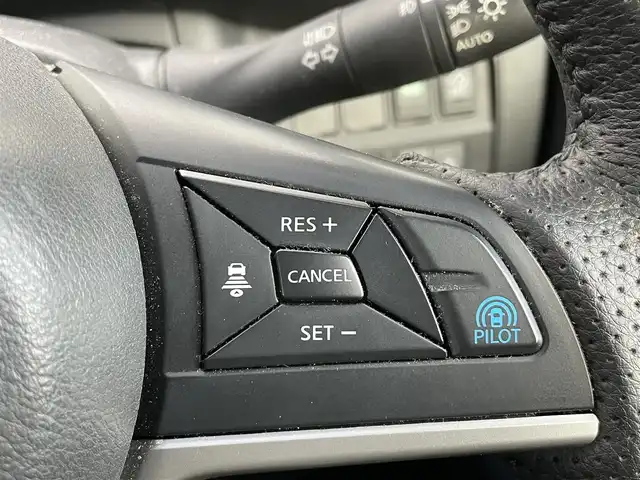 日産 セレナ 千葉県 2016(平28)年 7.2万km マルーンレッド 2トーン プロパイロット/・ACC機能/・車線維持支援/純正９インチナビ/・メーカーOP/・フルセグ/・ミュージックサーバー（SD）/ビルトインＥＴＣ/追従式クルーズコントロール/前後コーナーセンサー/両側パワースライドドア/純正アルミホイール（スタッドレス）/ＬＥＤヘッドライト