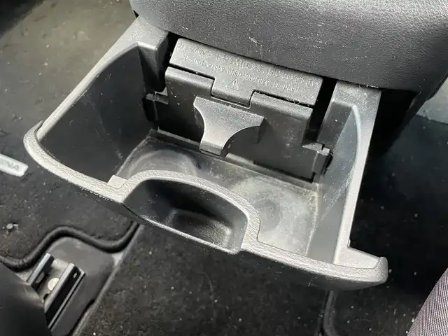 日産 セレナ 千葉県 2016(平28)年 7.2万km マルーンレッド 2トーン プロパイロット/・ACC機能/・車線維持支援/純正９インチナビ/・メーカーOP/・フルセグ/・ミュージックサーバー（SD）/ビルトインＥＴＣ/追従式クルーズコントロール/前後コーナーセンサー/両側パワースライドドア/純正アルミホイール（スタッドレス）/ＬＥＤヘッドライト