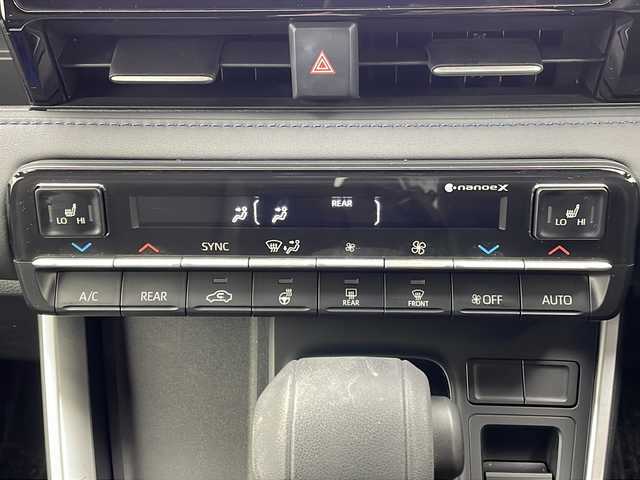 トヨタ ヴォクシー ハイブリッド S－Z 大阪府 2022(令4)年 1.4万km グリッターブラックガラスフレーク 純正10.5incディスプレイオーディオナビ/【フルセグTV/Bluetooth/HDMI/FM/AM/USB】/快適利便パッケージ(High)/・両側ハンズフリーパワースライドドア/・パワーバックドア/・前後シートヒーター/・ステアリングヒーター/・後席オットマン/・nanoe/3眼LEDヘッドライト/ブラインドスポットモニター/AC100Vコンセント/トヨタセーフティセンス/・レーダークルーズコントロール/・プリクラッシュセーフティー/・パーキングサポートブレーキ/・レーンディパーチャーアラート/・オートマチックハイビーム/・ロードサインアシスト/・ドライバー異常対応システム/オートホールド/前後コーナーセンサー/半革シート/後席サンシェード/ISOFIX