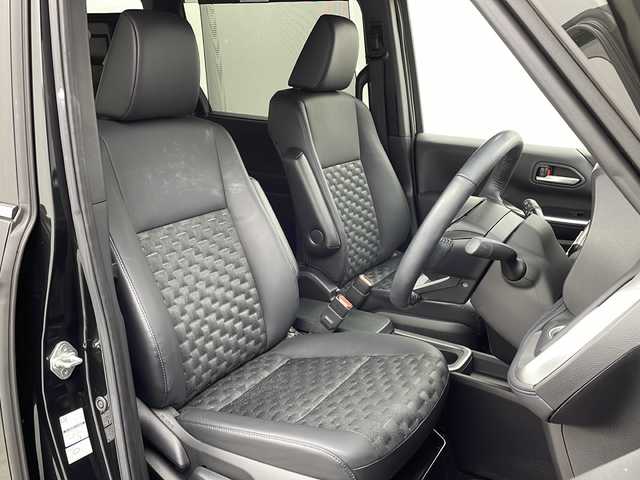 トヨタ ヴォクシー ハイブリッド S－Z 大阪府 2022(令4)年 1.4万km グリッターブラックガラスフレーク 純正10.5incディスプレイオーディオナビ/【フルセグTV/Bluetooth/HDMI/FM/AM/USB】/快適利便パッケージ(High)/・両側ハンズフリーパワースライドドア/・パワーバックドア/・前後シートヒーター/・ステアリングヒーター/・後席オットマン/・nanoe/3眼LEDヘッドライト/ブラインドスポットモニター/AC100Vコンセント/トヨタセーフティセンス/・レーダークルーズコントロール/・プリクラッシュセーフティー/・パーキングサポートブレーキ/・レーンディパーチャーアラート/・オートマチックハイビーム/・ロードサインアシスト/・ドライバー異常対応システム/オートホールド/前後コーナーセンサー/半革シート/後席サンシェード/ISOFIX