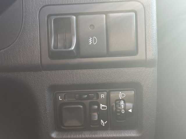 スズキ ジムニー ランドベンチャー 石川県 2015(平27)年 5.3万km クールカーキPM SDナビ（DVD再生機能有）/ワンセグTV/Bluetooth/ETC/ハーフレザーシート/4WD/純正フロアマット/シートヒーター/パワーステアリング/パワーウィンドウ