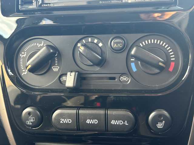 スズキ ジムニー ランドベンチャー 石川県 2015(平27)年 5.3万km クールカーキPM SDナビ（DVD再生機能有）/ワンセグTV/Bluetooth/ETC/ハーフレザーシート/4WD/純正フロアマット/シートヒーター/パワーステアリング/パワーウィンドウ