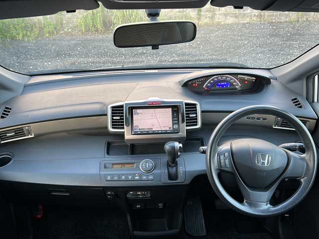 ホンダ フリード スパイク G ジャストセレクション 鹿児島県 2010(平22)年 4.9万km アラバスターシルバーメタリック 純正ナビ /TV /バックカメラ /後席用モニター /ETC　/パワースライドドア　/純正フロアマット　/ベンチシート　/フルフラットシート　　/リモコンキー　/オートライト　/盗難防止装置　/スペアキー　/オートエアコン