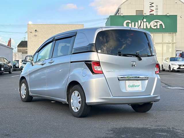 ホンダ フリード スパイク G ジャストセレクション 鹿児島県 2010(平22)年 4.9万km アラバスターシルバーメタリック 純正ナビ /TV /バックカメラ /後席用モニター /ETC　/パワースライドドア　/純正フロアマット　/ベンチシート　/フルフラットシート　　/リモコンキー　/オートライト　/盗難防止装置　/スペアキー　/オートエアコン