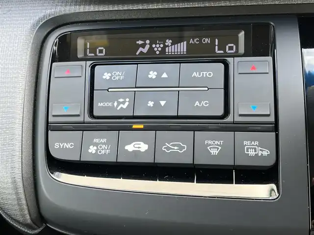 ホンダ ステップワゴン スパーダ ホンダセンシング 奈良県 2020(令2)年 4.8万km プレミアムスパークルブラックパール 純正9インチメモリーナビ/フルセグ/バックカメラ/純正後席用フリップダウンモニター/両側パワースライドドア/LEDヘッドライト/HONDA SENSING/・アダプティブクルーズコントロール/・衝突軽減ブレーキ/・車線維持支援システム/・誤発進抑制機能/・先行車発進お知らせ機能/・オートハイビーム/・標識認識機能/わくわくゲート/プッシュスタート/スマートキー×2/ETC/禁煙車