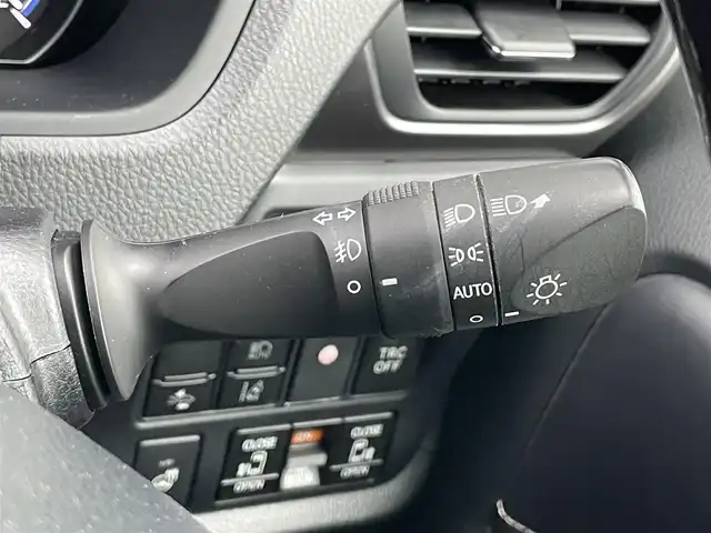 トヨタ エスクァイア ハイブリッド Gi プレミアムパッケージ 千葉県 2020(令2)年 4.3万km ホワイトパールクリスタルシャイン モデリスタエアロ/衝突軽減ブレーキ/両側パワースライドドア/純正１０インチＳＤナビ/プリップダウンモニター/フルセグＴＶ/バックカメラ/ハーフレザーシート/シートヒーター/ＬＥＤヘッドライト
