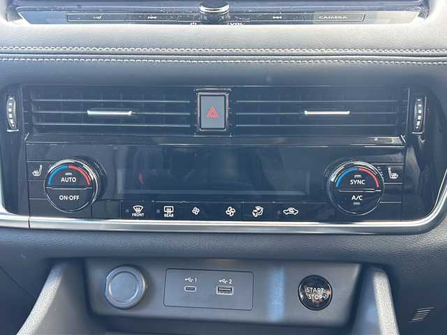 日産 エクストレイル X 石川県 2023(令5)年 3.6万km ダイヤモンドブラック NissanConnectナビゲーションシステム/【AM/FMフルセグTV・Bluetooth】/・ＡｐｐｌｅCarPlay/・アラウンドビューモニター/ビルドインETC2.0/プロパイロット/衝突被害軽減ブレーキ/踏み間違い衝突防止アシスト/前方衝突予測警報/車線逸脱警報/後側方車両検知警報/後退時車両検知警報/運転席パワーシート/前席パワーシート/USB端子/コーナーセンサー/オートライト/・LEDヘッドライト/・フォグランプ/純正フロアマット/スタッドレスタイヤ車載(ゴムのみ)