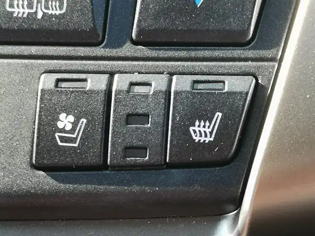 レクサス ＮＸ 200t Fスポーツ 茨城県 2016(平28)年 5.4万km ホワイトノーヴァガラスフレーク 純正ナビ/【AM・FM・DISC・SD・USB・BT・TV・AUX・VTR】/サンルーフ/パワーシート/シートメモリ/シートヒーター/エアシート/ステアリングヒーター/電動リアゲート/パドルシフト/レーダークルコン/ETC2.0/Bカメラ/左サイドカメラ/前後ドラレコ/前後コーナーセンサー/アイドリングストップ