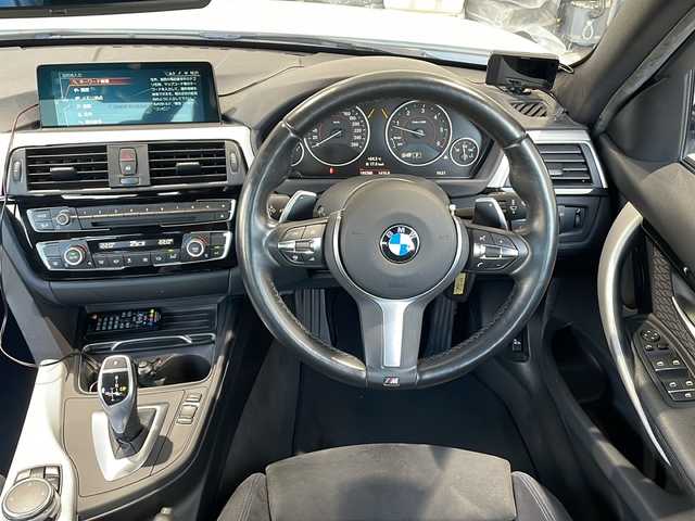 ＢＭＷ ３２０ｄ Mスポーツ 富山県 2016(平28)年 19.6万km 白 純正ナビ/バックカメラ/ターボエンジン/ドライブレコーダー/クルーズコントロール/スマートキー/スペアキー/純正アルミホイール/アイドリングストップ/プッシュスタート/サイドエアバック/横滑り防止装置/パワーシート
