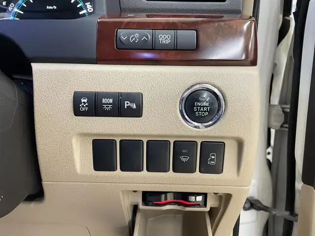 トヨタ アルファード 240X 道央・札幌 2008(平20)年 13.2万km ホワイトパールクリスタルシャイン 4WD/純正ディーラーSDナビ/  (CD/DVD/MD/AM/FM/BT/フルセグ）/ウッドコンピステアリング/左側パワースライドドア/右側イージークローザードア/HIDヘッドライト/フォグライト/12V/120W/ビルトインETC/コーナーセンサー/横滑り防止/フロントワイパーデアイサー/寒冷地仕様/ステアリングスイッチ/オートライト/オールオートパワーウィンドウ/バックカメラ/バニティミラー/純正フロアマット/純正ドアバイザー/電動格納ミラー/スマートキー