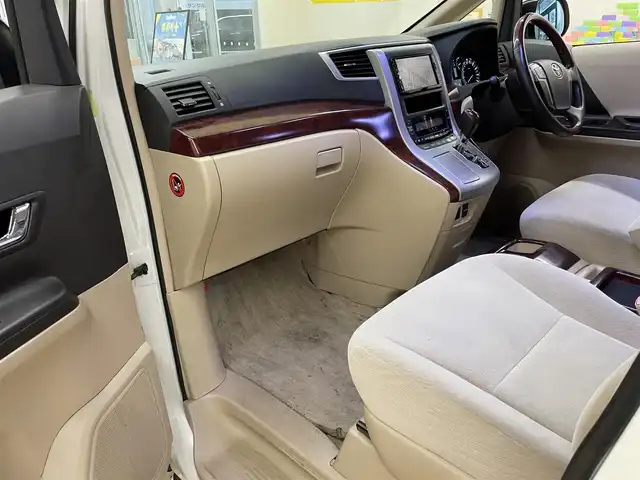 トヨタ アルファード 240X 道央・札幌 2008(平20)年 13.2万km ホワイトパールクリスタルシャイン 4WD/純正ディーラーSDナビ/  (CD/DVD/MD/AM/FM/BT/フルセグ）/ウッドコンピステアリング/左側パワースライドドア/右側イージークローザードア/HIDヘッドライト/フォグライト/12V/120W/ビルトインETC/コーナーセンサー/横滑り防止/フロントワイパーデアイサー/寒冷地仕様/ステアリングスイッチ/オートライト/オールオートパワーウィンドウ/バックカメラ/バニティミラー/純正フロアマット/純正ドアバイザー/電動格納ミラー/スマートキー