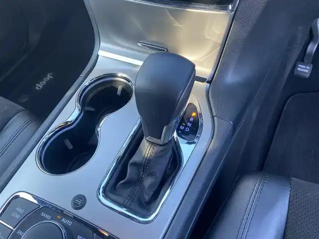 クライスラー・ジープ ジープ グランドチェロキー アルティテュード 福岡県 2020(令2)年 4.9万km ダイヤモンドブラッククリスタル ・ワンオーナー/・エアサスペンション/・U connectナビ /Apple Car play/Android Auto//BT/USB/AUX/フルセグTV/・バックカメラ/・ブラックハーフレザーシート　/・前席パワーシート/シートヒーター/・クルーズコントロール/・純正前後型ドライブレコーダー/・パドルシフト/・純正20インチAW/・HID AUTOヘッドライト/・スマートキー/・保証書/取扱説明書/・スペアキー