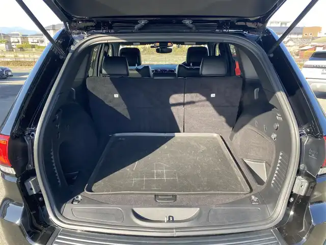 クライスラー・ジープ ジープ グランドチェロキー アルティテュード 福岡県 2020(令2)年 4.9万km ダイヤモンドブラッククリスタル ・ワンオーナー/・エアサスペンション/・U connectナビ /Apple Car play/Android Auto//BT/USB/AUX/フルセグTV/・バックカメラ/・ブラックハーフレザーシート　/・前席パワーシート/シートヒーター/・クルーズコントロール/・純正前後型ドライブレコーダー/・パドルシフト/・純正20インチAW/・HID AUTOヘッドライト/・スマートキー/・保証書/取扱説明書/・スペアキー