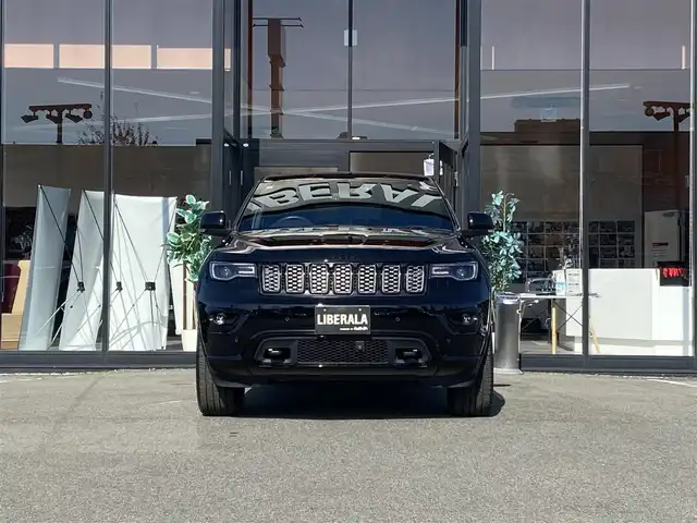 クライスラー・ジープ ジープ グランドチェロキー アルティテュード 福岡県 2020(令2)年 4.9万km ダイヤモンドブラッククリスタル ・ワンオーナー/・エアサスペンション/・U connectナビ /Apple Car play/Android Auto//BT/USB/AUX/フルセグTV/・バックカメラ/・ブラックハーフレザーシート　/・前席パワーシート/シートヒーター/・クルーズコントロール/・純正前後型ドライブレコーダー/・パドルシフト/・純正20インチAW/・HID AUTOヘッドライト/・スマートキー/・保証書/取扱説明書/・スペアキー