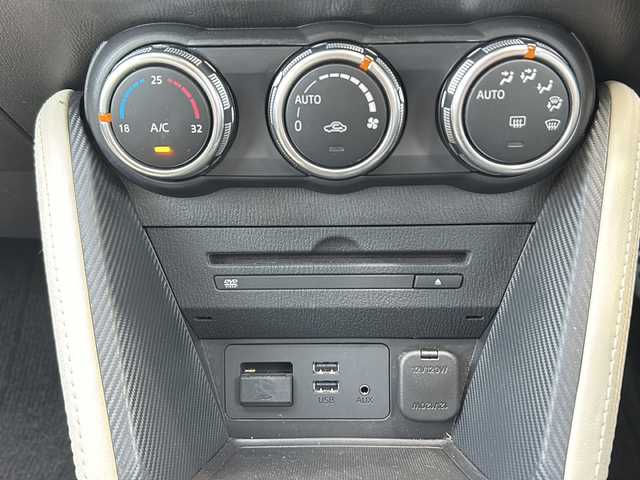 マツダ デミオ 13S Lパッケージ 静岡県 2015(平27)年 7.5万km ソウルレッドプレミアムメタリック 純正ナビ/・バックモニター/・Bluetooth/・フルセグTV/・USB/・AUX/・CD/DVD/・ステアリングスイッチ/主要装備/・プッシュスタート/・ETC車載器/・衝突被害軽減システム/・ハーフレザーシート/・LEDヘッドライト/・オートライト/・純正ＡＷ/・スマートキー/・スペアキー/・アイドリングストップ/・コーナーセンサー