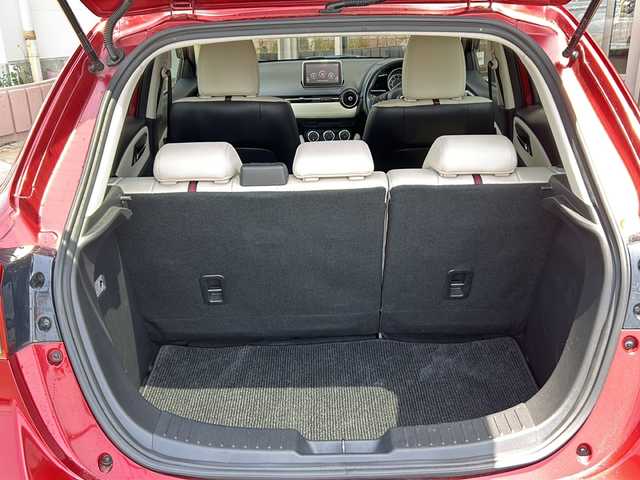 マツダ デミオ 13S Lパッケージ 静岡県 2015(平27)年 7.5万km ソウルレッドプレミアムメタリック 純正ナビ/・バックモニター/・Bluetooth/・フルセグTV/・USB/・AUX/・CD/DVD/・ステアリングスイッチ/主要装備/・プッシュスタート/・ETC車載器/・衝突被害軽減システム/・ハーフレザーシート/・LEDヘッドライト/・オートライト/・純正ＡＷ/・スマートキー/・スペアキー/・アイドリングストップ/・コーナーセンサー