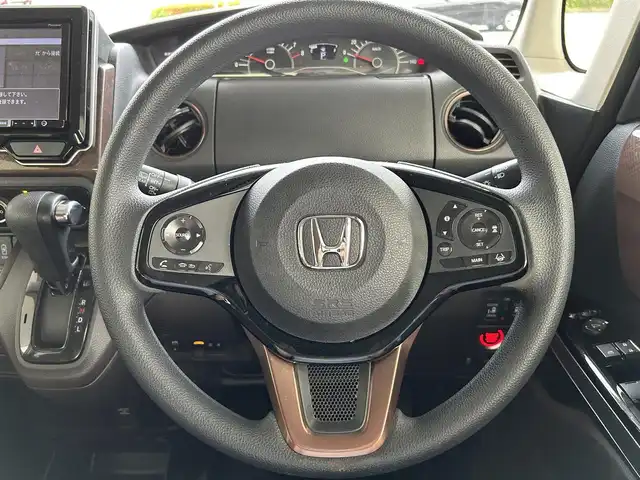 ホンダ Ｎ ＢＯＸ G･L ホンダセンシング カッパーブラウンスタイル 長崎県 2019(令1)年 12.6万km プラチナホワイトパール ワンオーナー/純正ナビ(FM/AM/BT/TV/CD)/純正フロアマット/プッシュスタート/オートライト/ETC/バックカメラ/衝突被害軽減システム/レーンキープアシスト/横滑り防止装置/アイドリングストップ/ABS/USB入力端子×２/取扱説明書/記録簿/保証書