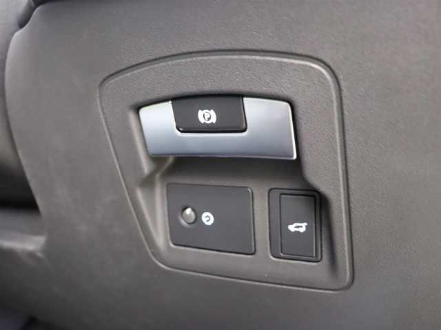 ランドローバー レンジローバーヴェラール Rダイナミック 250PS 静岡県 2019(令1)年 2.6万km 黒 １オナ　/３６０°カメラ　/半革　/ＣａｒＰｌａｙ　/ＥＴＣ　/ＬＥＤ　/純正ナビＴＶ　/パドルシフト　/ＭＥＲＩＤＩＡＮ　/パワーシート／ヒーター／メモリ　　　　/車線変更アシスタント　/オートハイビーム
