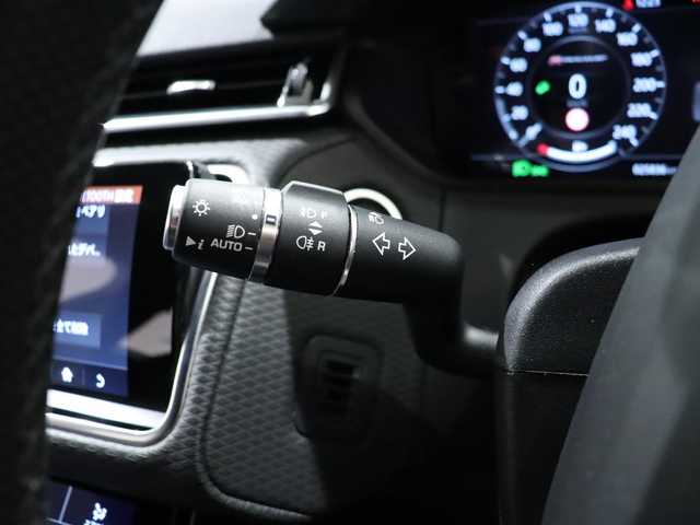 ランドローバー レンジローバーヴェラール Rダイナミック 250PS 静岡県 2019(令1)年 2.6万km 黒 １オナ　/３６０°カメラ　/半革　/ＣａｒＰｌａｙ　/ＥＴＣ　/ＬＥＤ　/純正ナビＴＶ　/パドルシフト　/ＭＥＲＩＤＩＡＮ　/パワーシート／ヒーター／メモリ　　　　/車線変更アシスタント　/オートハイビーム