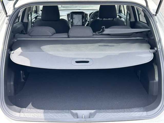 スバル インプレッサ ST－H 静岡県 2023(令5)年 0.2万km クリスタルホワイトP ユーザー買取車両/純正ディーラーナビ/【FM/AM/BT/地デジTV】/純正LEDヘッドライト/純正17インチAW/クルーズコントロール/エンジンスタートボタン/バックカメラ/ETC/USB入力端子/純正フロアマット/パワーシート/横滑り防止装置/コーナーセンサー/MTモード付AT/衝突被害軽減システム/AFS/4WD/ドライブレコーダー/スマートキー/スペアキー×1/アイドリングストップ/AVH（オートビークルホールド）/SRH（ステアリング連携ヘッドランプ）