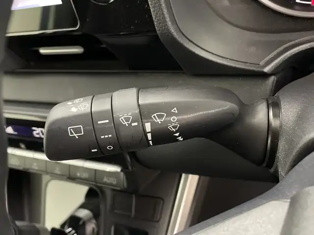 トヨタ ノア S－G 鹿児島県 2023(令5)年 2.5万km ホワイトパールクリスタルシャイン 純正ナビ/(Bluetooth/CD/DVD/USB/AM/FM/HDMI)/地デジフルセグ/純正フリップダウンモニター/バックカメラ/ETC2.0/アダプティブクルーズコントロール/車線逸脱警報/衝突軽減ブレーキ/クリアランスソナー/オートマチックハイビーム/電子パーキングシステム/ブレーキホールド/前席シートヒーター/ウィンカーミラー/電動格納ミラー/フロントフォグランプ/ロールサンシェード/プッシュスタート/純正フロアマット/純正ドアバイザー/純正16インチアルミホイール