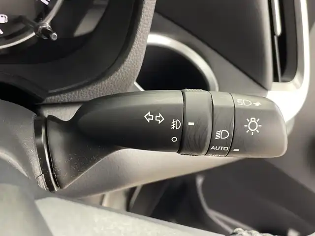 トヨタ ノア S－G 鹿児島県 2023(令5)年 2.5万km ホワイトパールクリスタルシャイン 純正ナビ/(Bluetooth/CD/DVD/USB/AM/FM/HDMI)/地デジフルセグ/純正フリップダウンモニター/バックカメラ/ETC2.0/アダプティブクルーズコントロール/車線逸脱警報/衝突軽減ブレーキ/クリアランスソナー/オートマチックハイビーム/電子パーキングシステム/ブレーキホールド/前席シートヒーター/ウィンカーミラー/電動格納ミラー/フロントフォグランプ/ロールサンシェード/プッシュスタート/純正フロアマット/純正ドアバイザー/純正16インチアルミホイール