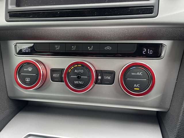 フォルクスワーゲン パサート TSI コンフォートライン 和歌山県 2015(平27)年 8.2万km 白 Discover Pro/フルセグテレビ/バックカメラ/ACC/D席パワーシート/FRコーナーセンサー/アイドリングストップ/LEDヘッドライト/オートホールド/ETC