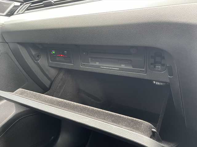 フォルクスワーゲン パサート TSI コンフォートライン 和歌山県 2015(平27)年 8.2万km 白 Discover Pro/フルセグテレビ/バックカメラ/ACC/D席パワーシート/FRコーナーセンサー/アイドリングストップ/LEDヘッドライト/オートホールド/ETC