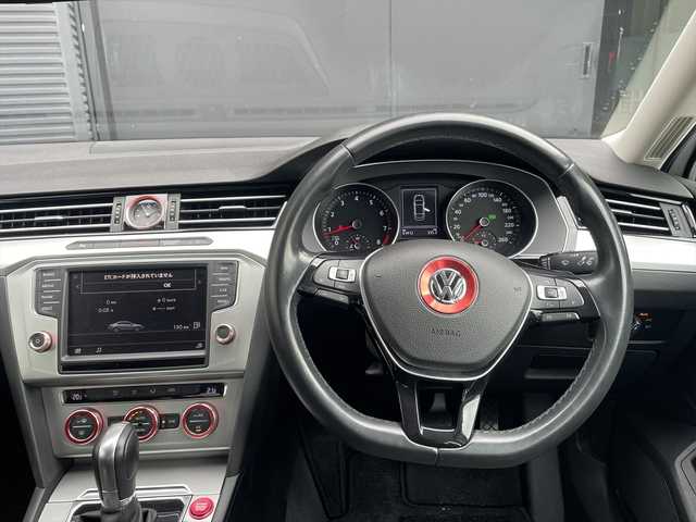 フォルクスワーゲン パサート TSI コンフォートライン 和歌山県 2015(平27)年 8.2万km 白 Discover Pro/フルセグテレビ/バックカメラ/ACC/D席パワーシート/FRコーナーセンサー/アイドリングストップ/LEDヘッドライト/オートホールド/ETC