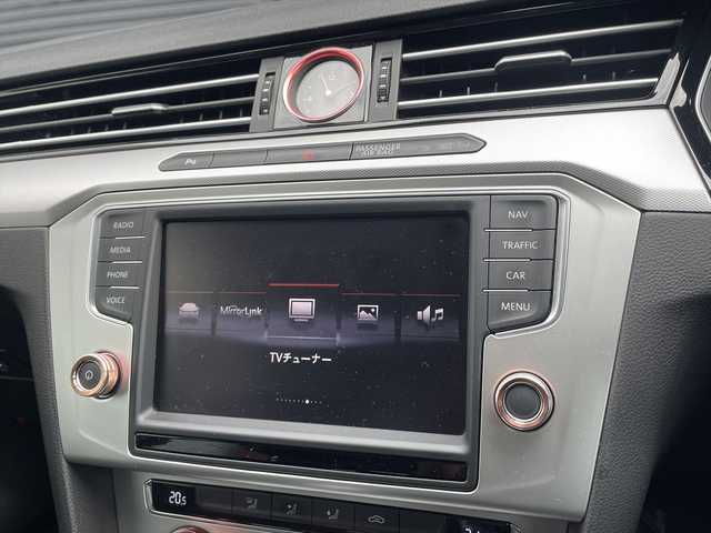 フォルクスワーゲン パサート TSI コンフォートライン 和歌山県 2015(平27)年 8.2万km 白 Discover Pro/フルセグテレビ/バックカメラ/ACC/D席パワーシート/FRコーナーセンサー/アイドリングストップ/LEDヘッドライト/オートホールド/ETC